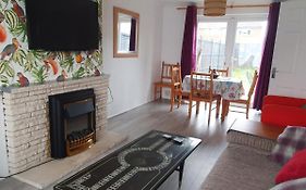 Owl Haven: Comfortable Central 3 Bedroom House, With An Enclosed Garden.